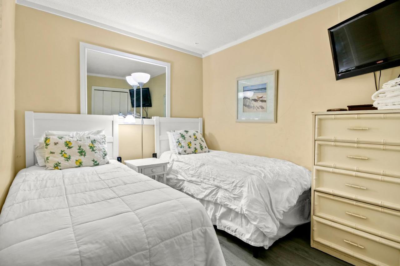 On The Beach 2 Bed 2 Bath 3Rd Floor Condo Миртъл Бийч Екстериор снимка